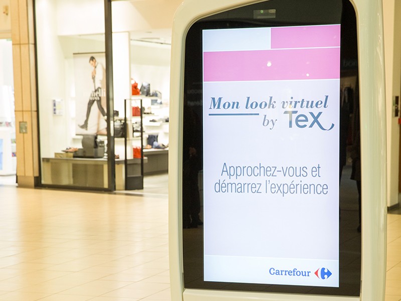 Cabine d'essayage virtuelle miroir interactif retail