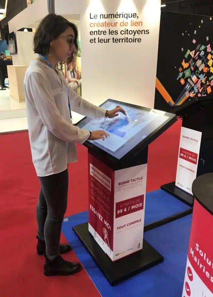 Borne écran tactile KIOSK 32 pouces