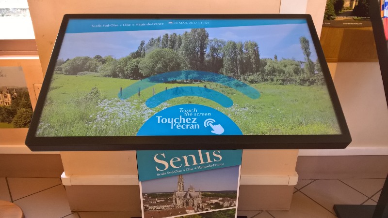 Borne tactile pour l'office de tourisme de Senlis