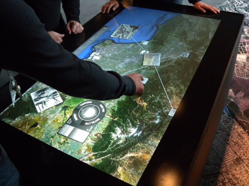 Table interactive aux sports d'hiver, office de tourisme digitale