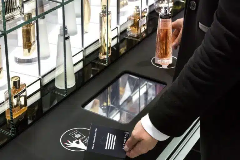 cosmétique numérique phygital sephora