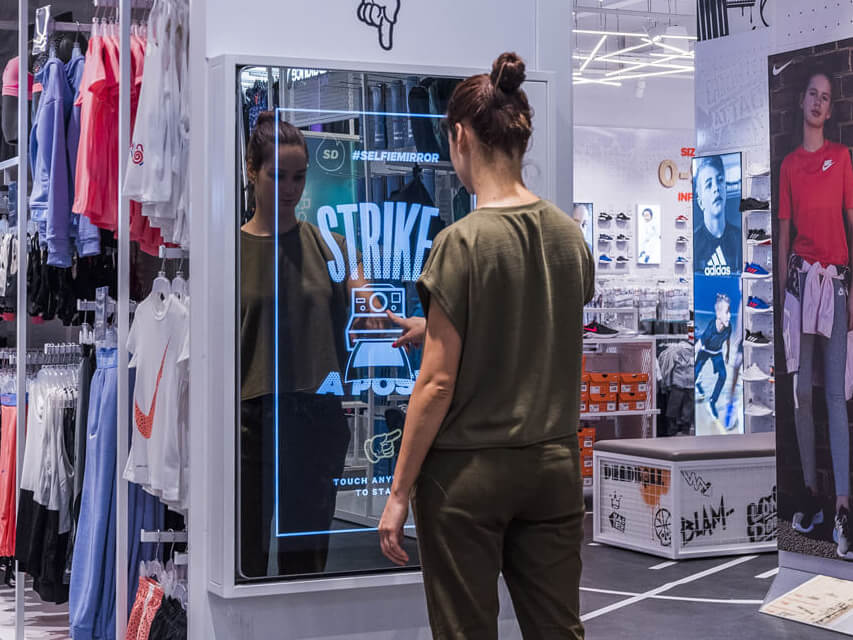 Miroir interactif tactile 50 pouces retail sport
