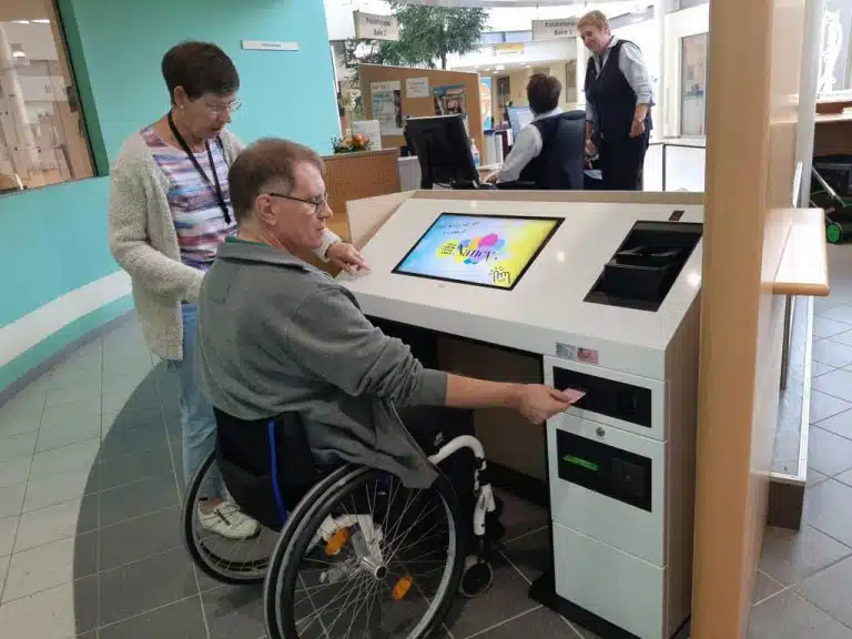 Borne tactile PMR Access 27 pouces CCAS