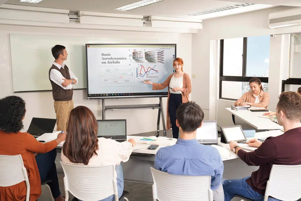 Ecran numérique interactif tableau blanc université