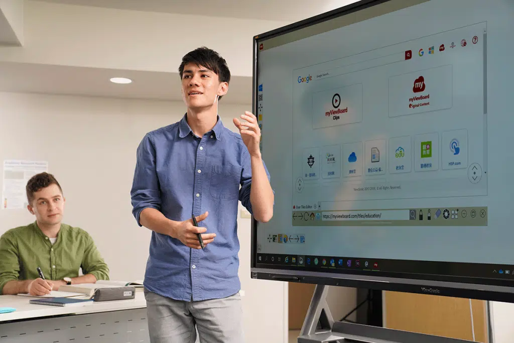 Ecran numérique interactif université vidéo