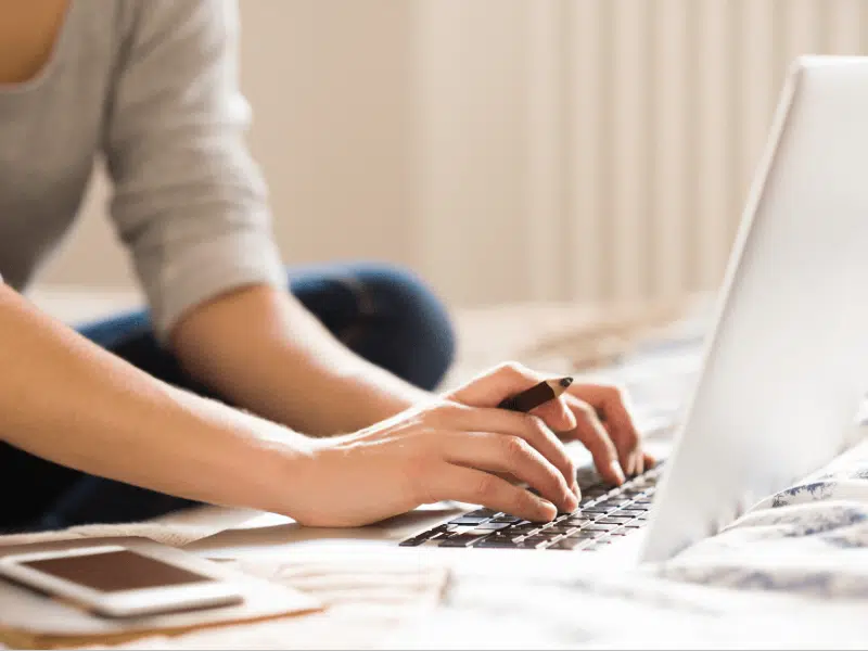 Enseignement à distance dans les écoles supérieures avec une plateforme d'e-learning