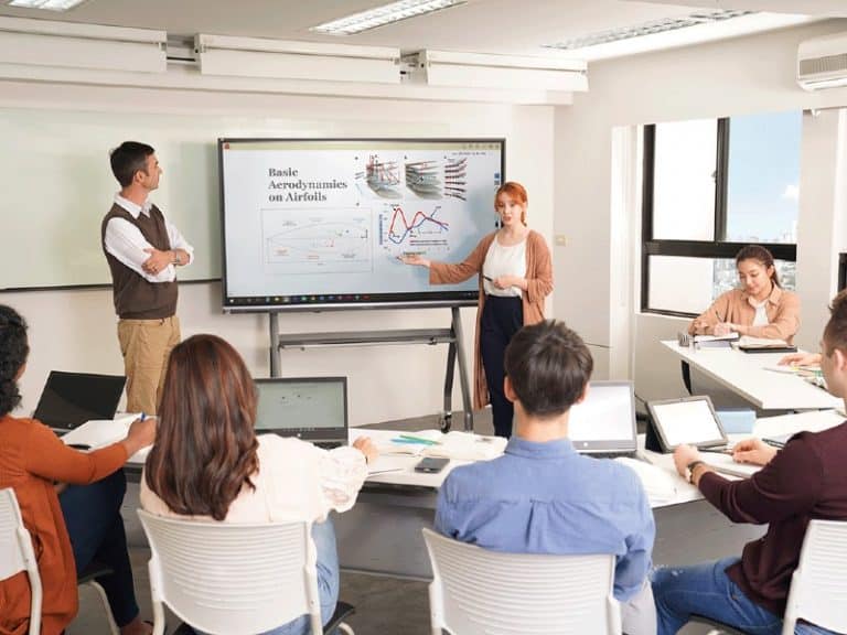 Prix et usages d'un tableau blanc interactif dans l'enseignement supérieur