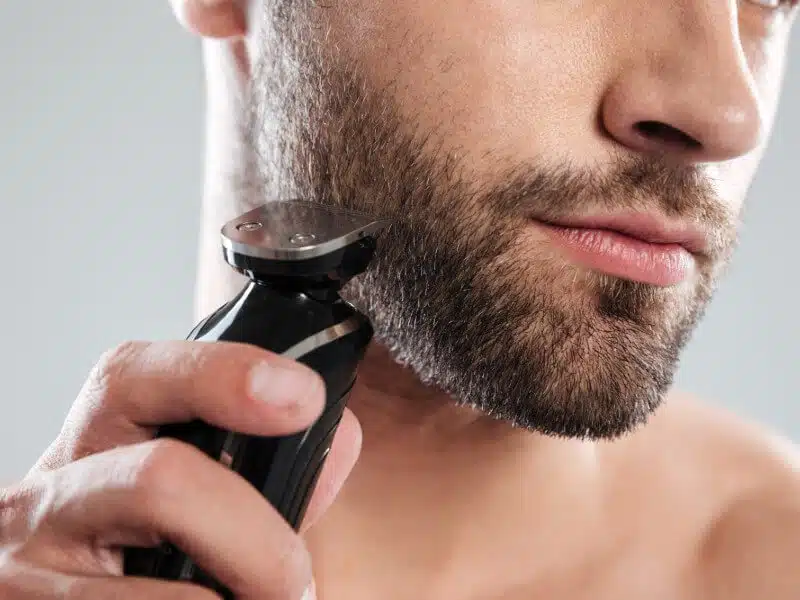 Image d'un homme se rasant pour Gillette