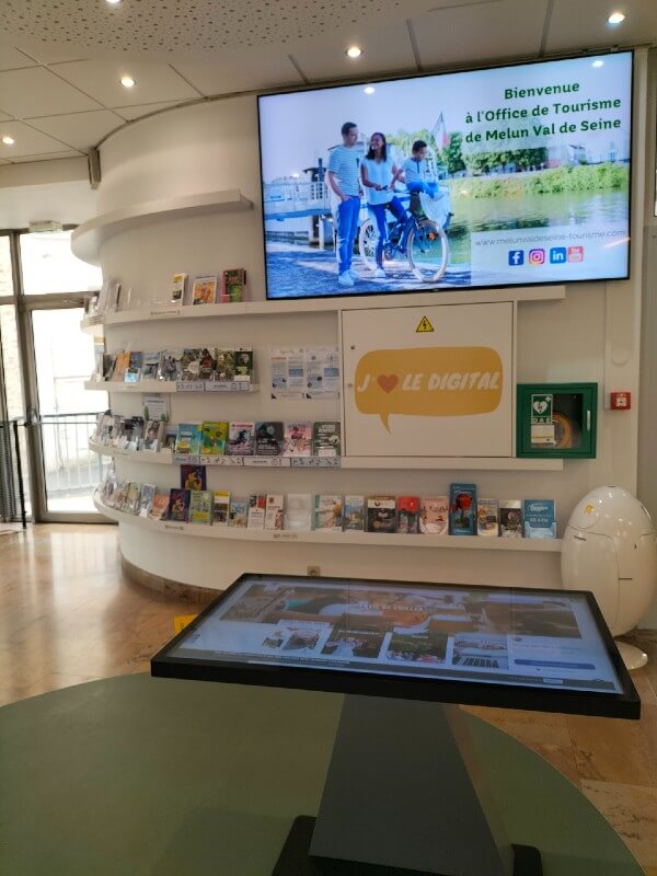 Office de tourisme Melun Val de Seine table digitale