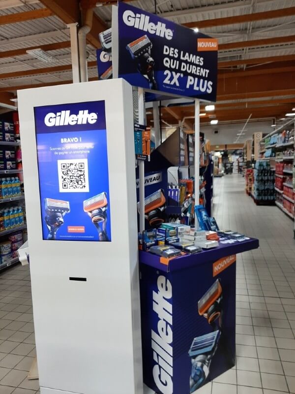 Totem pour Gillette dans un supermarché de Chalon