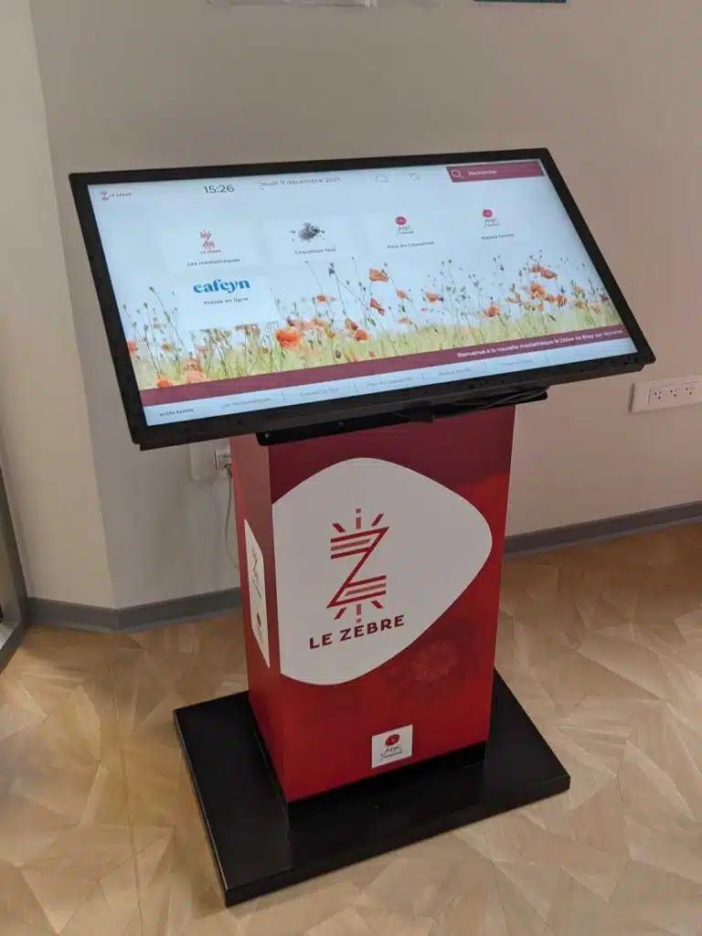 Micro-folies : borne écran tactile KIOSK médiathèque du pays du coquelicot