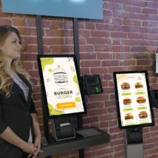 Tableaux de menu numérique et borne de commande dans un restaurant, à quel prix ?