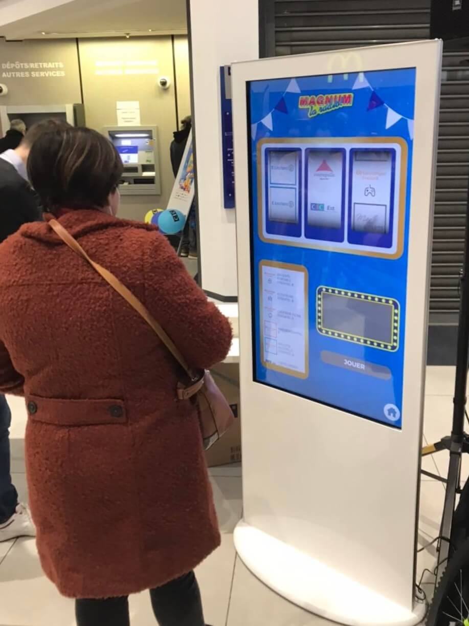 Magnum La Radio Totem tactile numérique iSLIM Bandit Manchot