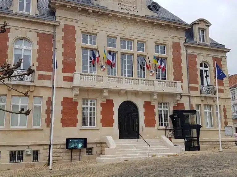 Mairie de Stenay écran tactile extérieur DATAHALL pour la dématérialisation de l'affichage légal