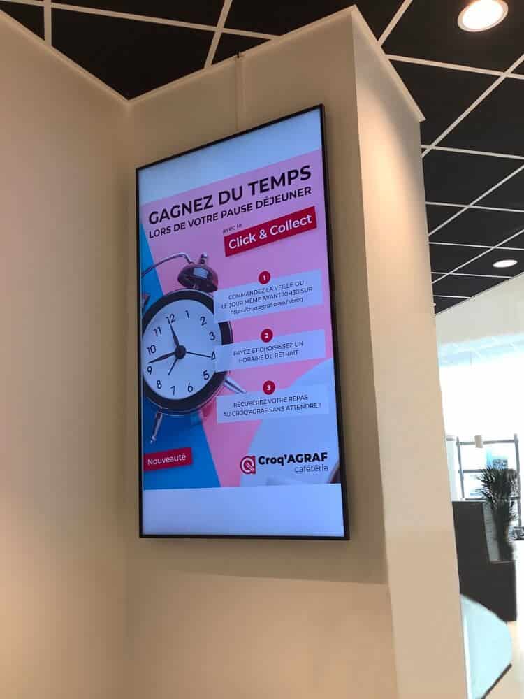 Ecran d'affichage au Ministère des Finances