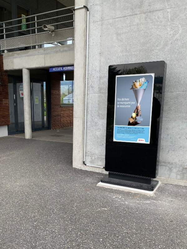 Veolia Nancy station épuration totem affichage dynamique outdoor