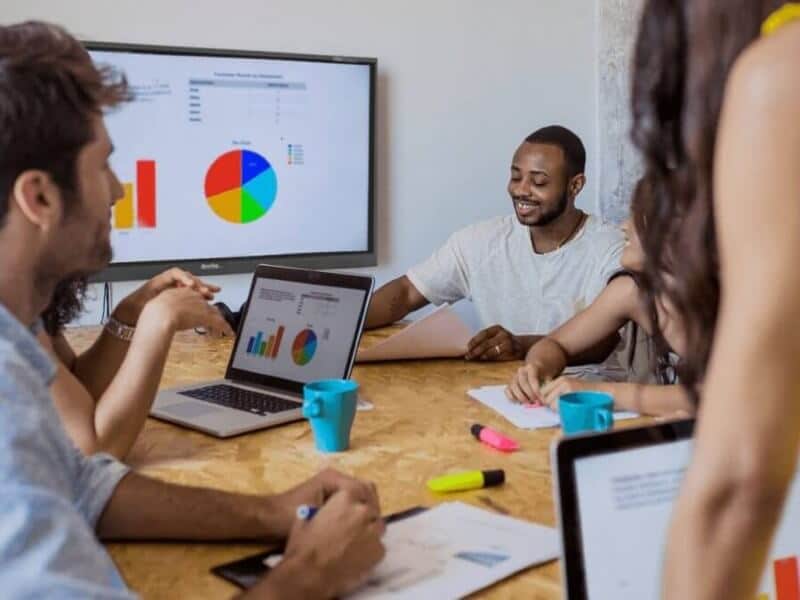 Comment rendre une réunion interactive, affichage dynamique en espace de coworking