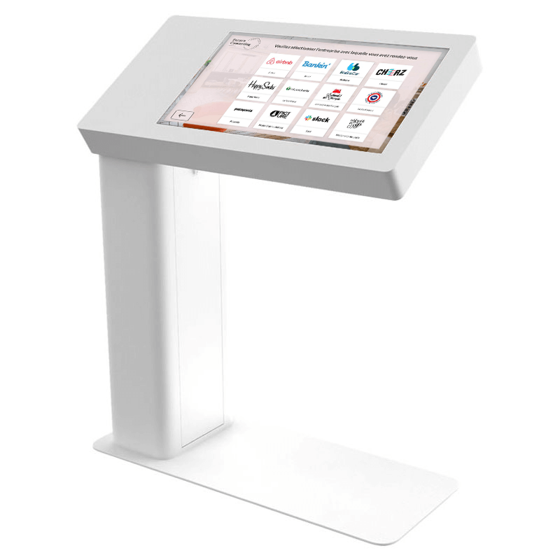 Borne d'accueil interactive PMR dans un espace de coworking