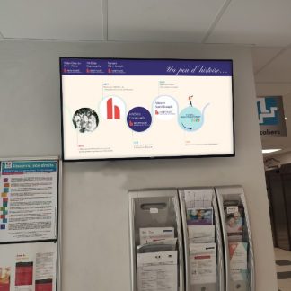 Écran d'affichage dynamique dans l'un des établissements de santé HSTV