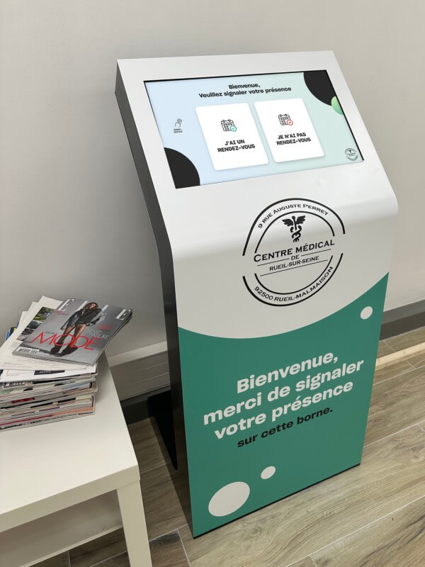 Centre médical Rueil-sur-Seine Malmaison avec borne tactile gestion de l'accueil ELSY