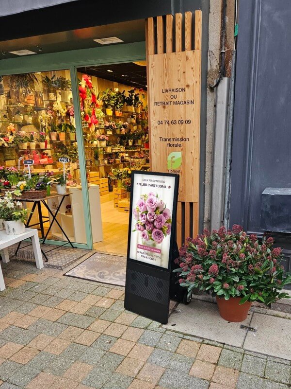 Chevalet numérique stop trottoir pour fleuriste Jonathan Desseigne
