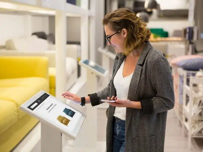 Borne tactile interactive digitale pour magasin