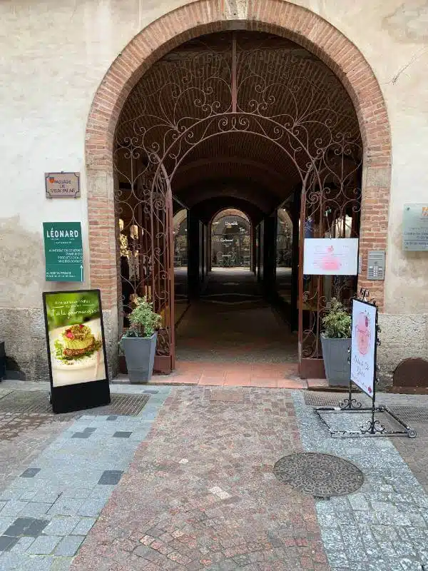 Chevalet numérique extérieur pour le salon de thé Crumble Tea