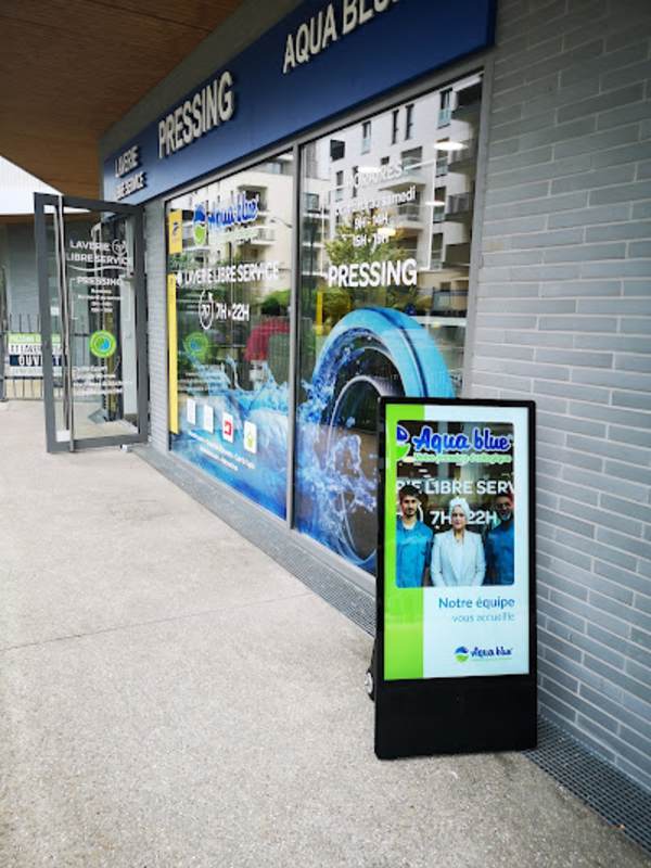 Chevalet Stop-Trottoir pour le Pressing Aquablue