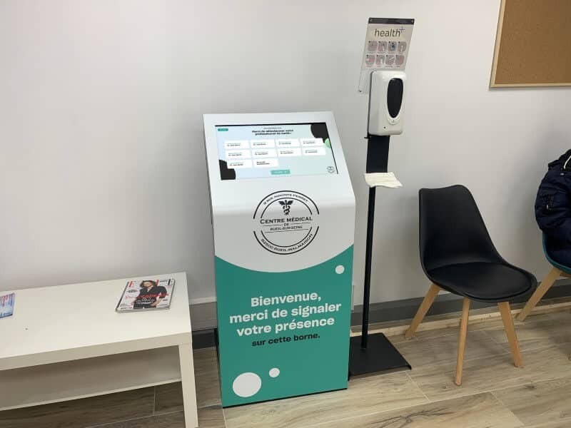 Borne tactile accueil centre médical Rueil - Borne interactive santé Digilor