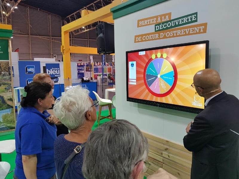 Roue de la fortune sur écran tactile pour l'évènement Coeur d'Ostrevent