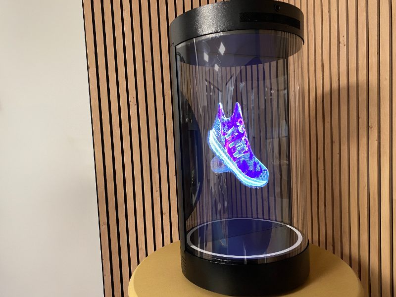 HoloTube, génération d'hologramme publicitaire 3D pour commerce et location sur des événements