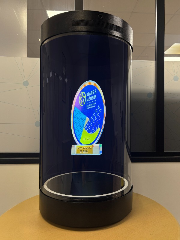 HoloTube, génération d'hologramme publicitaire 3D pour commerce et location sur des événements