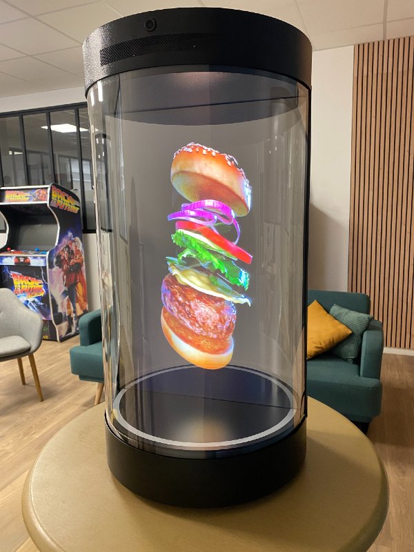 HoloTube, génération d'hologramme publicitaire 3D pour commerce et location sur des événements