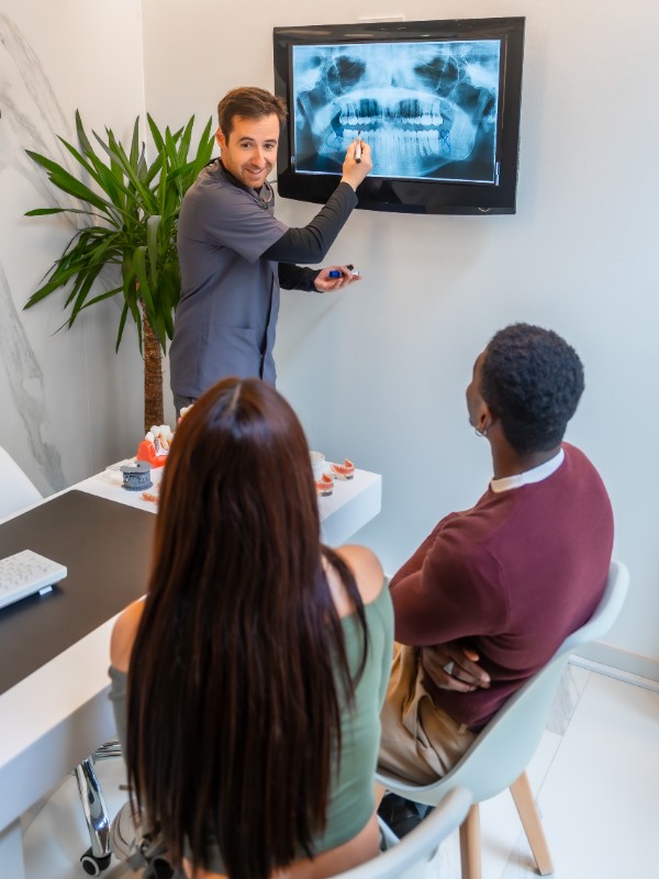 Écran d'affichage dynamique dans la salle d'attente d'un cabinet dentaire
