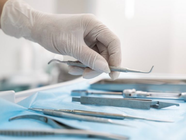 Écran d'affichage dynamique dans la salle d'attente d'un cabinet dentaire