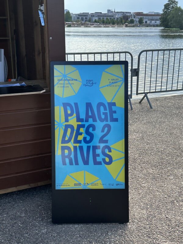 Chevalet numérique événement Guinguette Plages deux rives