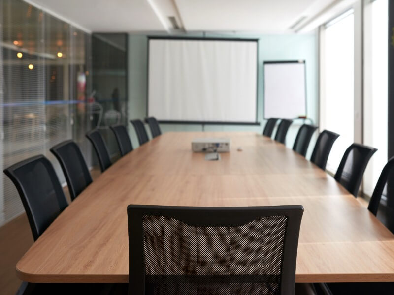 Salle de réunion vide réservation room booking