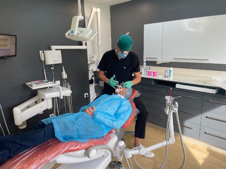 Anxiété en salle d'attente de cabinet dentaire