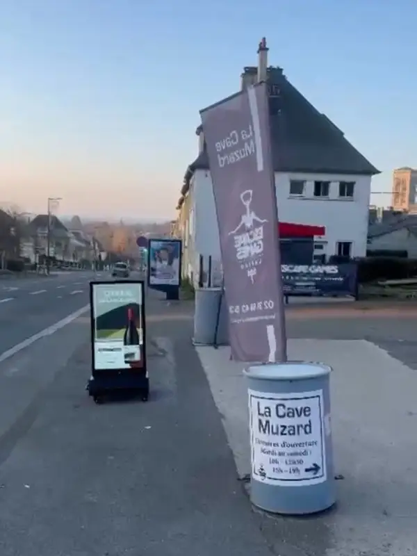 chevalet numérique stop trottoir cave de muzard