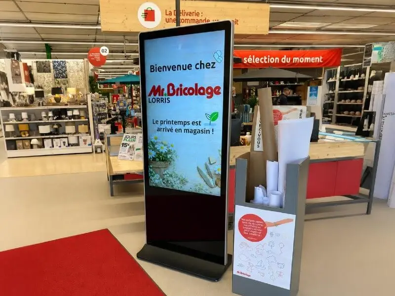 totem affichage dynamique magasin informations Mr Bricolage