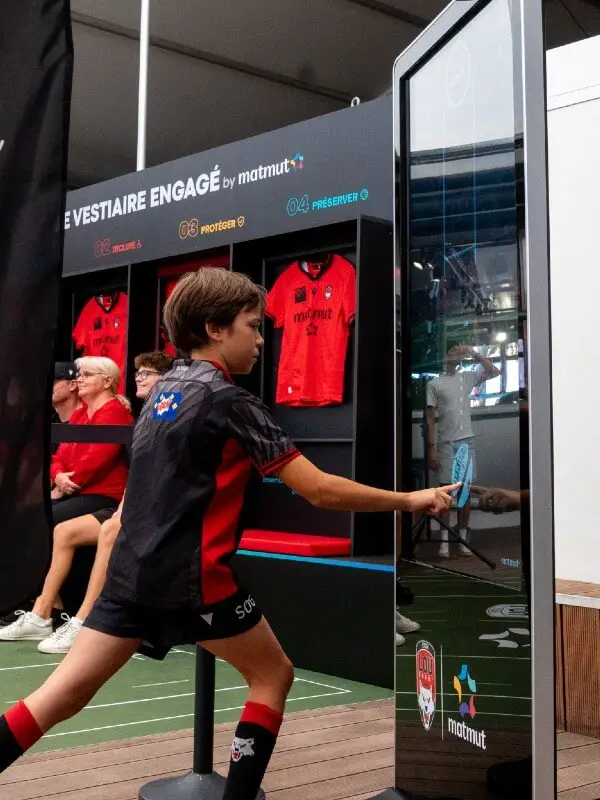 Totem tactile avec jeux sur mesure pour Lou Rugby Lyon x Matmut x Agence SPK